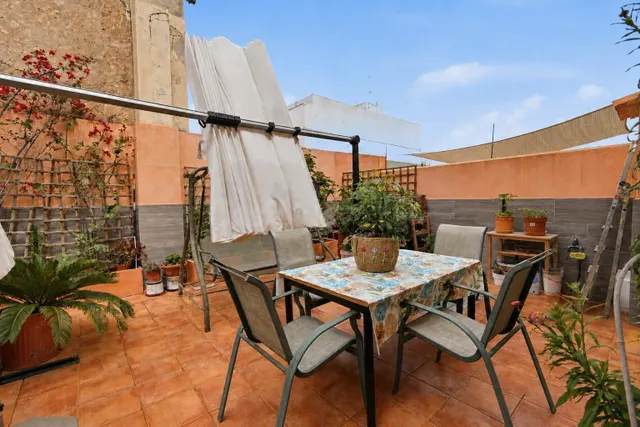 CASA INDEPENDIENTE CON ASCENSOR PRIVADO, GARAJE DIÁFANO DE G