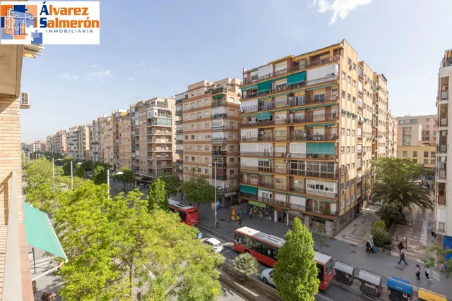 Piso con terraza y gran potencial junto a Camino de Ronda — 42