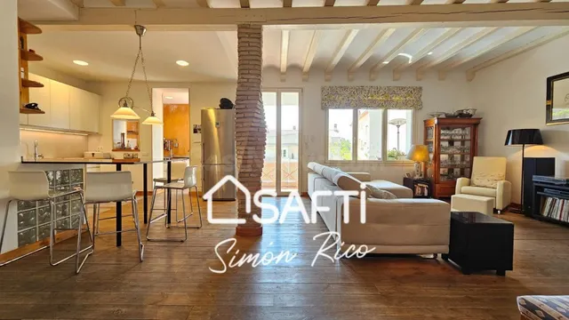 Casa regia modernista con encanto histórico