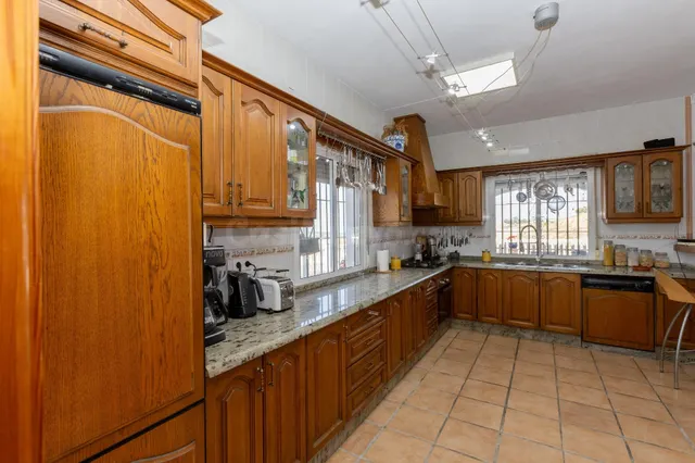 Espectacular chalet de 300 m2 con piscina privada en Camino de los Solanos, Alhaurín de la Torre — 9