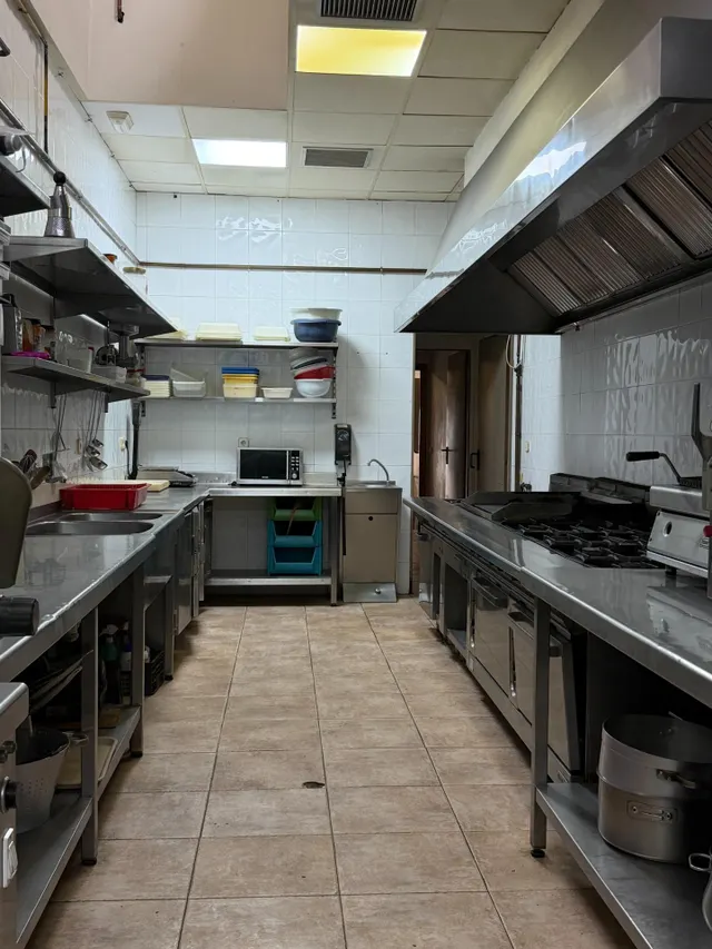 Tu próximo negocio puede empezar aquí: local equipado en Almenara — 13