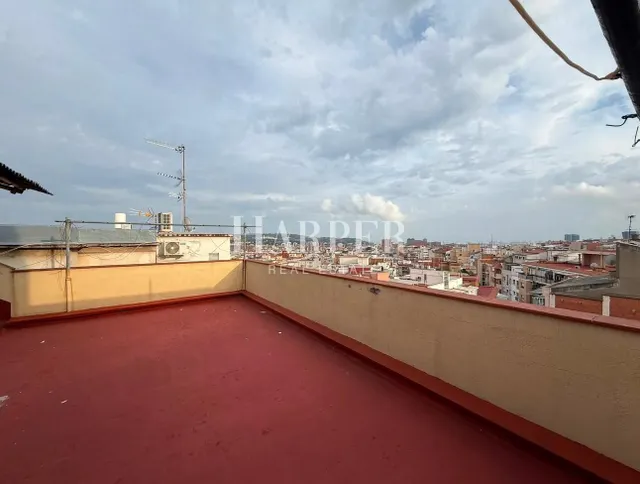 Ático con amplia terraza y balcón en Sants-Badal — 18