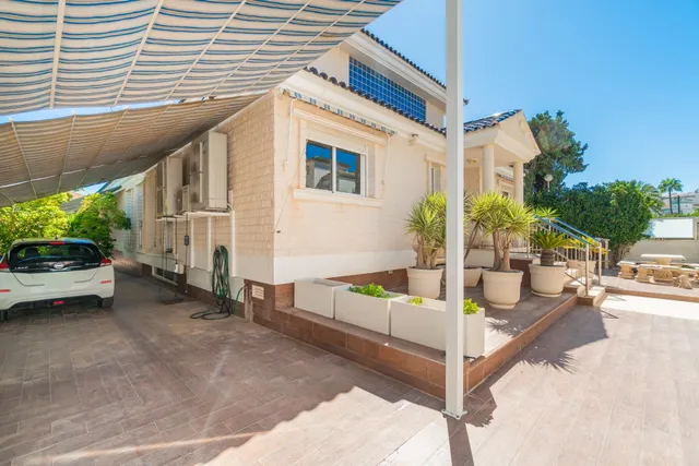 Villa exclusiva de 419 m2 con piscina privada a 200 m del mar en Torre la Mata — 37