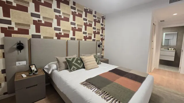 VIVIENDA CON PISCINA y SUPER TERRAZA de 100  m2 — 2