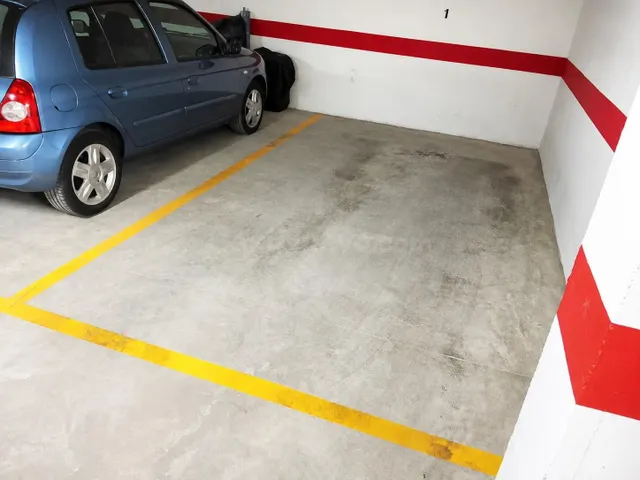 ¡OLVÍDATE DE DAR VUELTAS BUSCANDO APARCAMIENTO! - foto 5