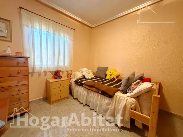 CHALET CON PISCINA, GARAJE Y TERRAZA — 32