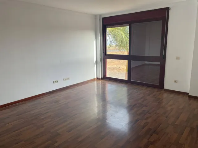 PISO EN VECINDARIO — 10