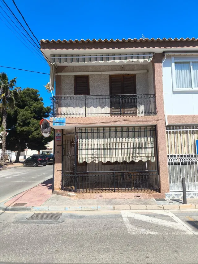 SE ALQUILA DÚPLEX EN LO PAGÁN