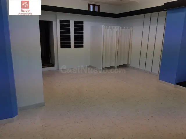 MONTIJO, LOCAL COMERCIAL EN EL CENTRO CON SOTANO Y REJA DE S - foto 5