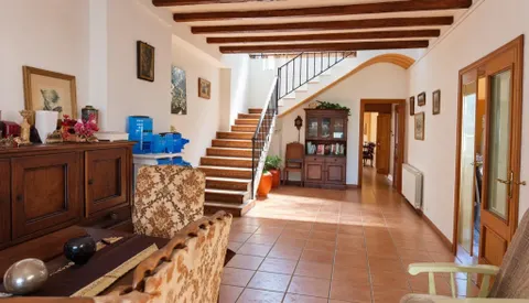 Una casa con historia, un hogar para tu futuro.