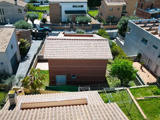 Chalet independiente con gran terraza en Calafell — 34