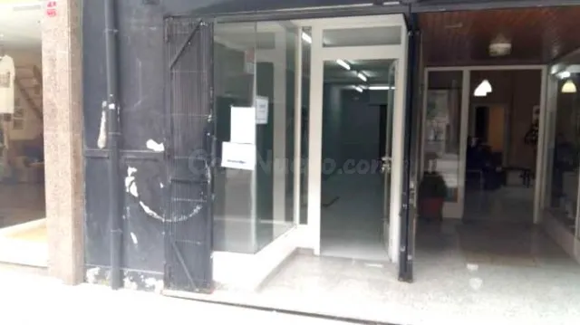 Se alquila local en Rúa Valle Inclán - Carballo