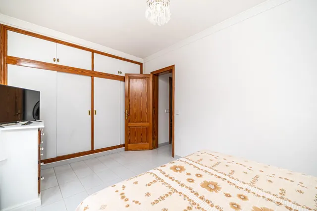 Chalet con amplio jardín y posibilidad de doble vivienda — 9
