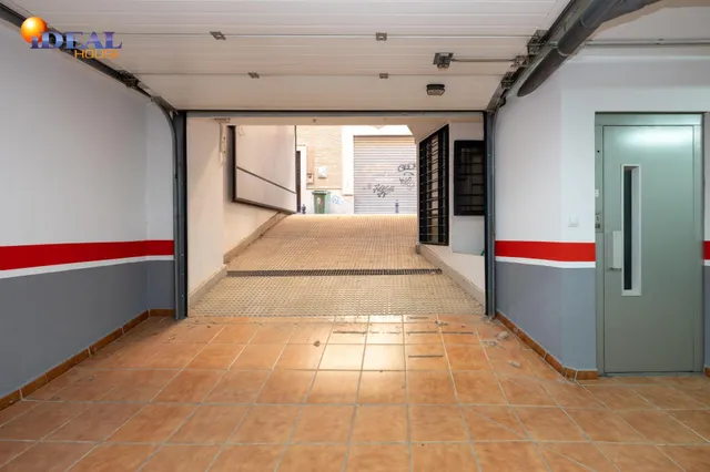 Casa exclusiva junto a Acera del Darro. Pleno centro de Granada. Seminueva y con ascensor propio — 50