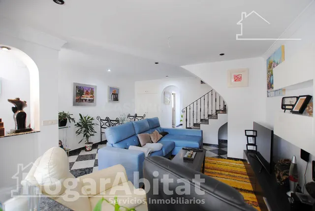 ADOSADO SEMINUEVO CON TERRAZA Y GARAJE — 5