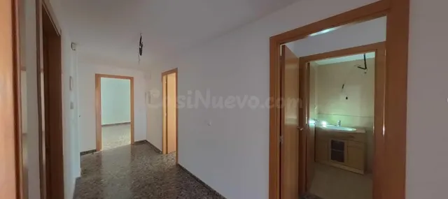 Piso luminoso con amplia terraza y ascensor en Favara (Valen