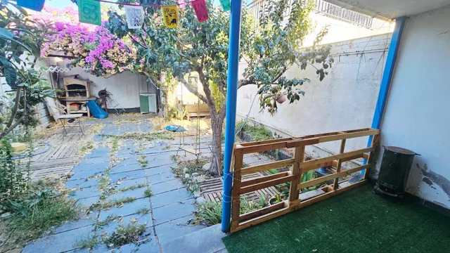 VIVIENDA EN PLANTA BAJA CON 2 VECINOS CON JARDÍN — 6