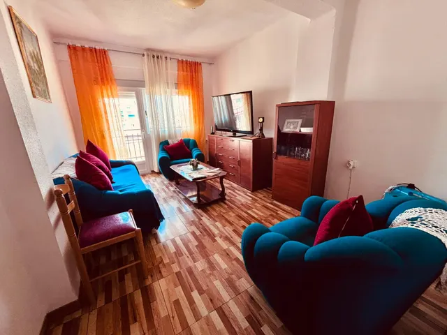 Amplia vivienda de 4 dormitorios y ascensor en carolinas altas. — 31