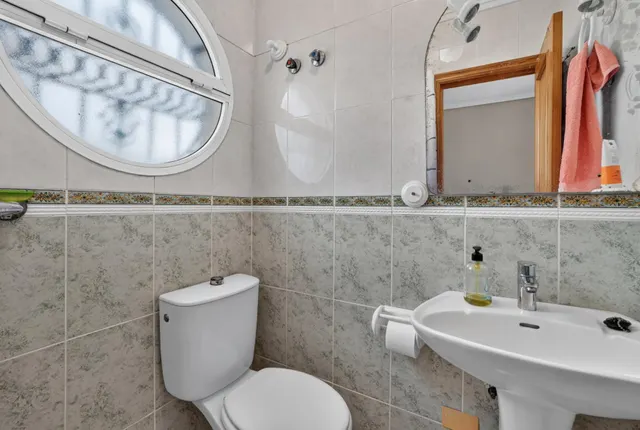 Serena V – Adosado tipo Quad con 3 dormitorios, jardín, piscina comunitaria y parking privado en Los Altos — 20