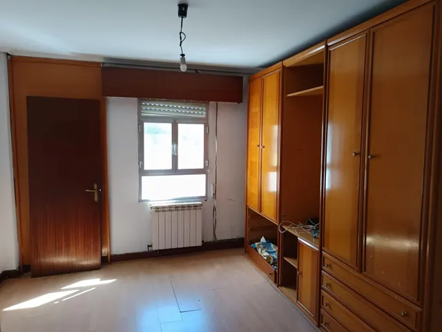 Venta de vivienda en planta primera y local en  planta baja unido a edificio de dos alturas en Gordexola — 19