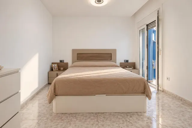 Casa en Reus con garaje para 4 coches, terraza y barbacoa — 24