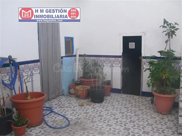Casa de 140 m2 de solar, Y DOS PLANTYAS, con 3 dormitorios y - foto 2