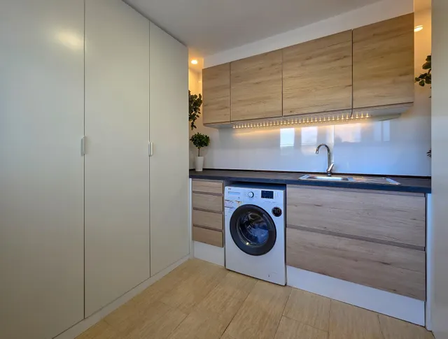 CASA DE 2 PLANTAS CON APARTAMENTO Y JARDIN — 43