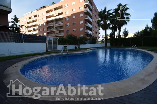 Luz, amplitud y confort familiar en este exclusivo piso esquinero en residencial con piscina, garaje y trastero — 14