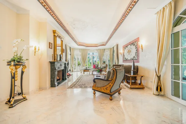 Chalet 14 habitaciones 2100m² en venta - Marbella — 35