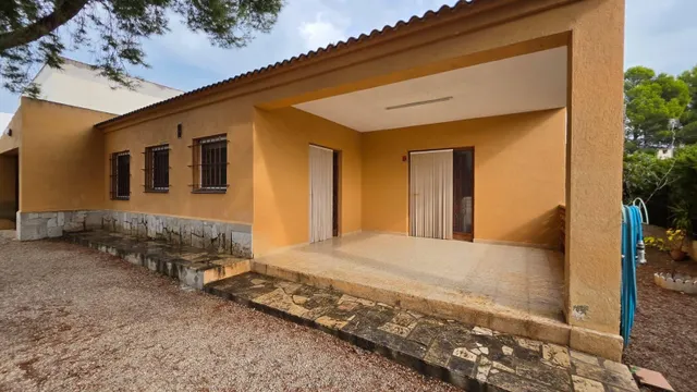Casa unifamiliar en planta baja con piscina y parcela de 800 m2 en l’Ametlla de Mar — 15