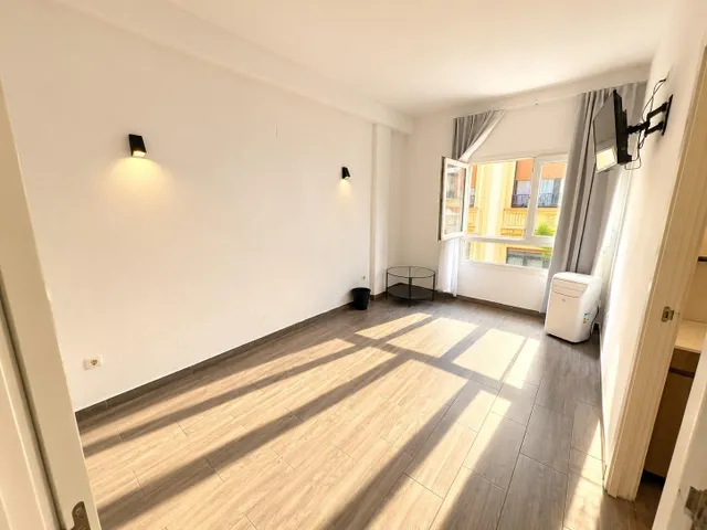 Exclusiva oficina de 153 m2 en pleno centro histórico de málaga, junto a la Catedral — 8