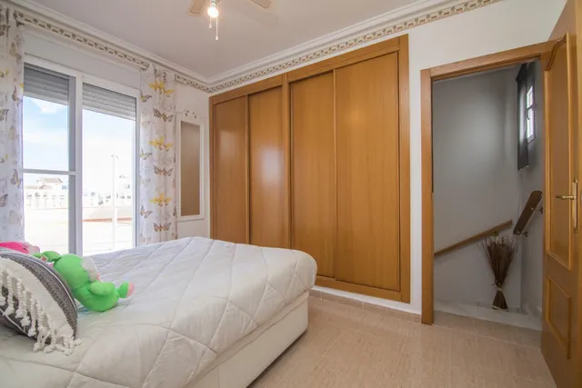 CHALET PAREADO A UN PASO DEL CAMPO DE GOLF CON 5 habitaciones 3 BAÑOS — 33