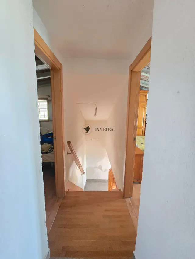 casa rodeada de zona verde — 22