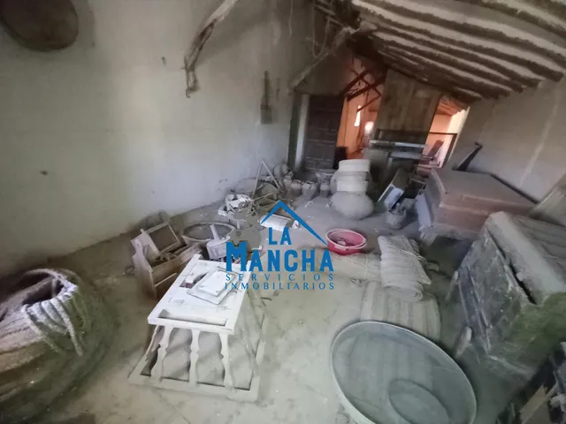 *53.000€* inmobiliaria la mancha vende casa con patio en Barrax ( Albacete ). — 37