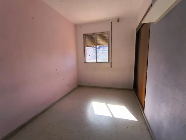 Piso en zona Pinilla con cuatro habitaciones, dos baños y  garaje — 17