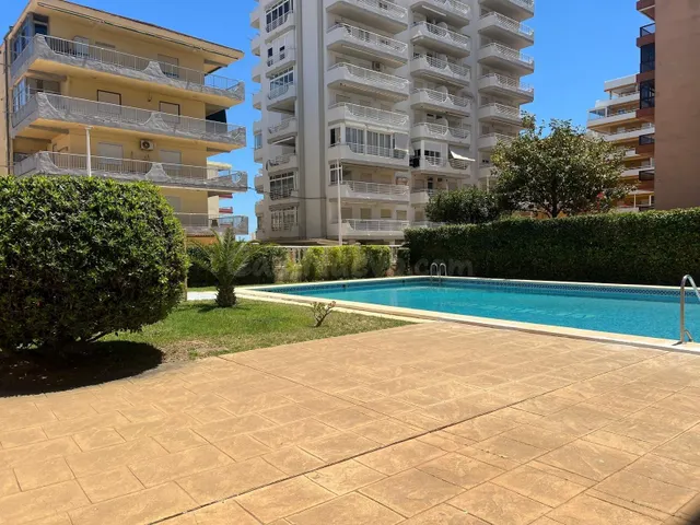 Amplio apartamento a solo 150 metros del mar en Playa de Tav - foto 5