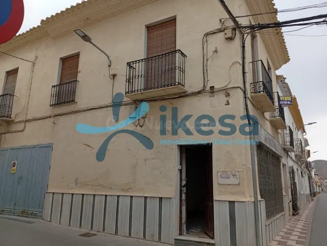 Impresionante Adosado en Cantoria: Espacio y Comodidad