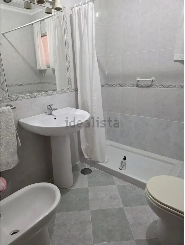 CASA DE PUEBLO EN VENTA – AMPLIA, CÓMODA Y CON GARAJE — 11
