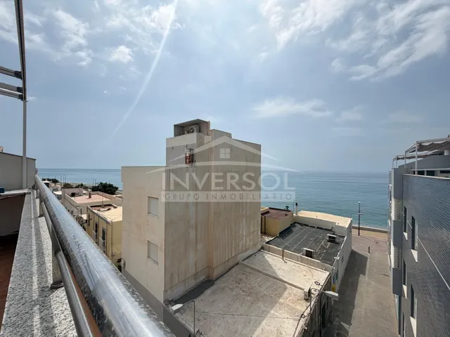 ÁTICO CON VISTAS AL MAR — 26