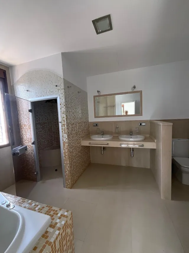 Bonita casa en Venta en la Ur. Campo Alegre de Alcalá de Guadaira. — 21