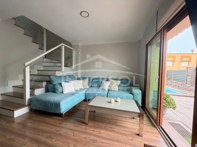 VIVIENDA ADOSADA CON PISCINA PRIVADA — 5