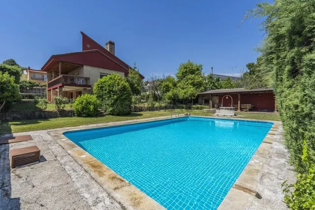 Chalet independiente en venta en El Molar