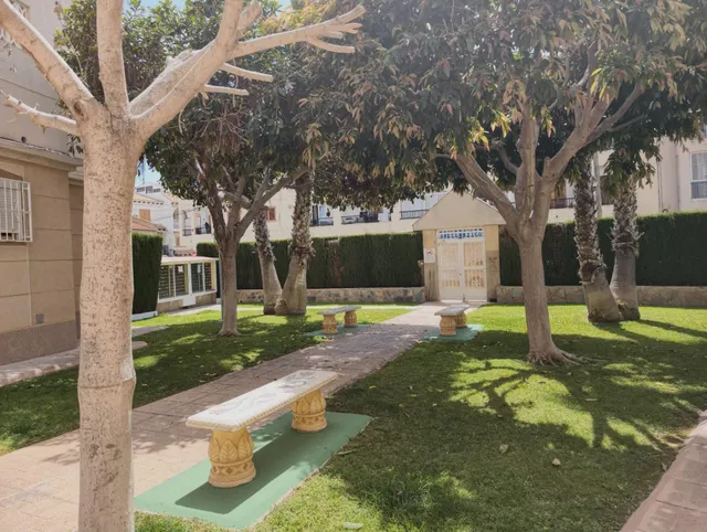 Apartamento reformado con piscina comunitaria, Alicante, Torrevieja. 3 habitaciones | 60 m2 | A 300 metros del mar — 22