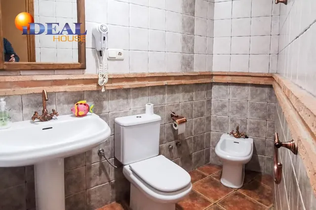 EN VENTA HOTEL Y RESTAURANTE LOS PINILLOS — 37