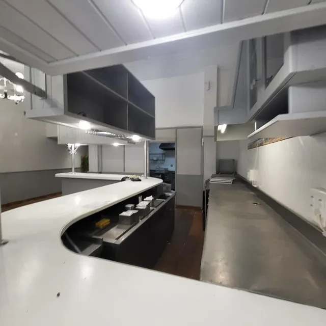 SE VENDE BAR EN LA CASILLA — 10