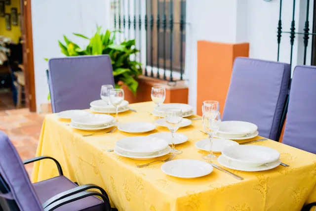 VENTA CASA CON TERRENO, PISICINA Y RESTAURANTE. — 17