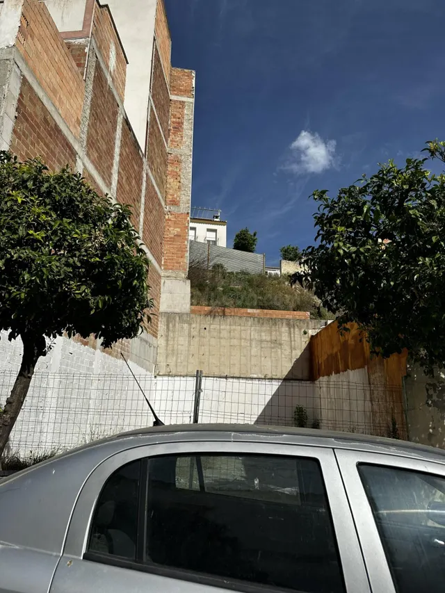 TERRENO URBANO IDEAL PARA CONSTRUIR, ¡ESPECIAL INVERSIÓN! - foto 2