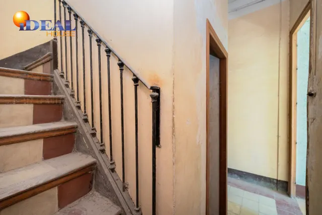 A LA VENTA EDIFICIO EN PLAZA BIB-RAMBLA — 34