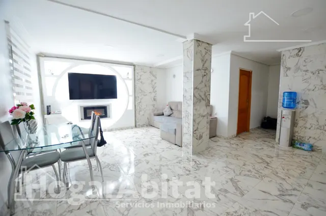¡OPORTUNIDADA! CASA CON DOS VIVIENDAS Y TERRAZA - foto 2
