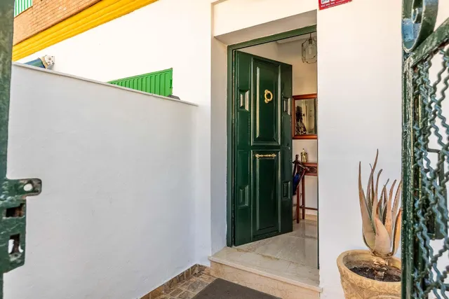 Espaciosa vivienda pareada con jardín, piscina, garaje y gran terraza en Mairena del Aljarafe — 7